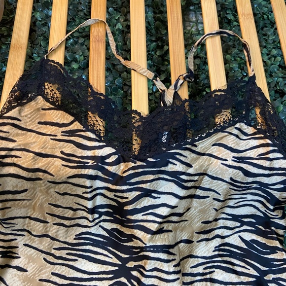 💜Lace Tops. Size- S ( Fit S- M) - Picture 4 of 6